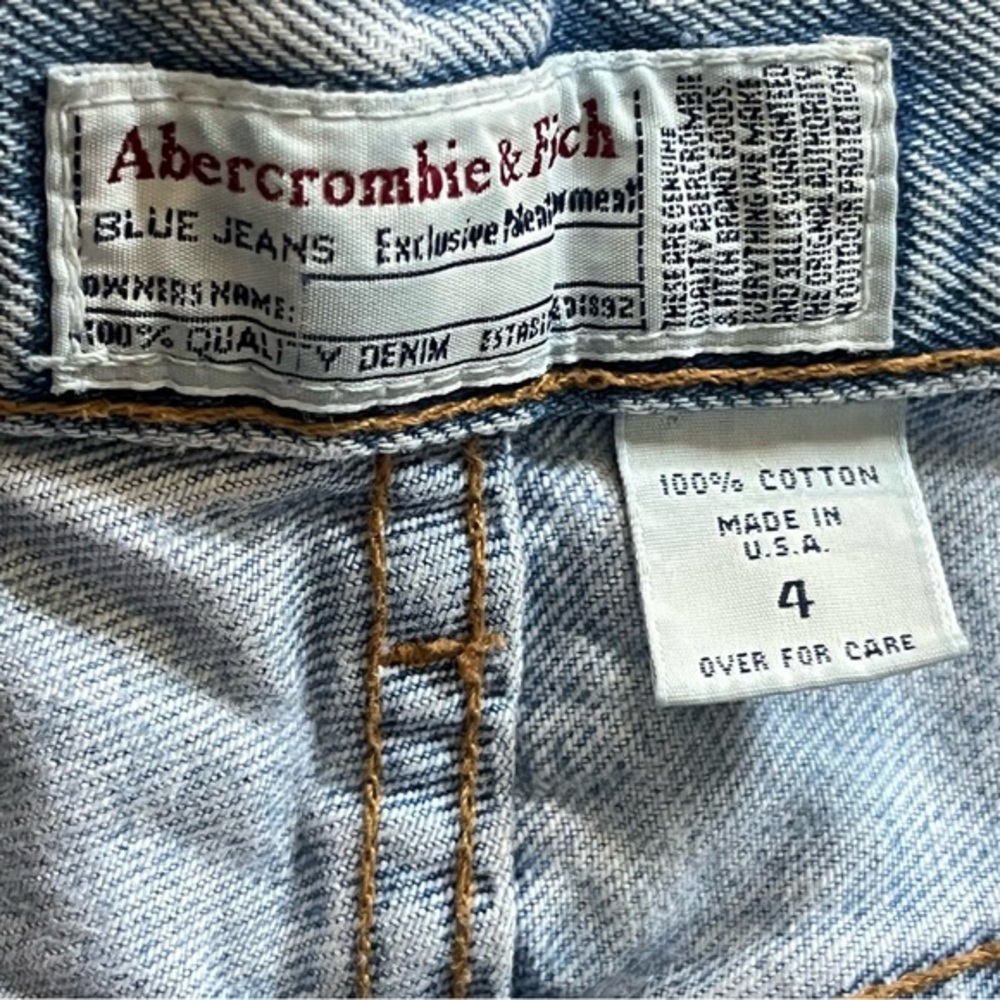 Abercrombie & Fitch Blue Denim Ripped Mid Rise Curve‎ Shorts Size 4 30” Waist - Picture 3 of 9